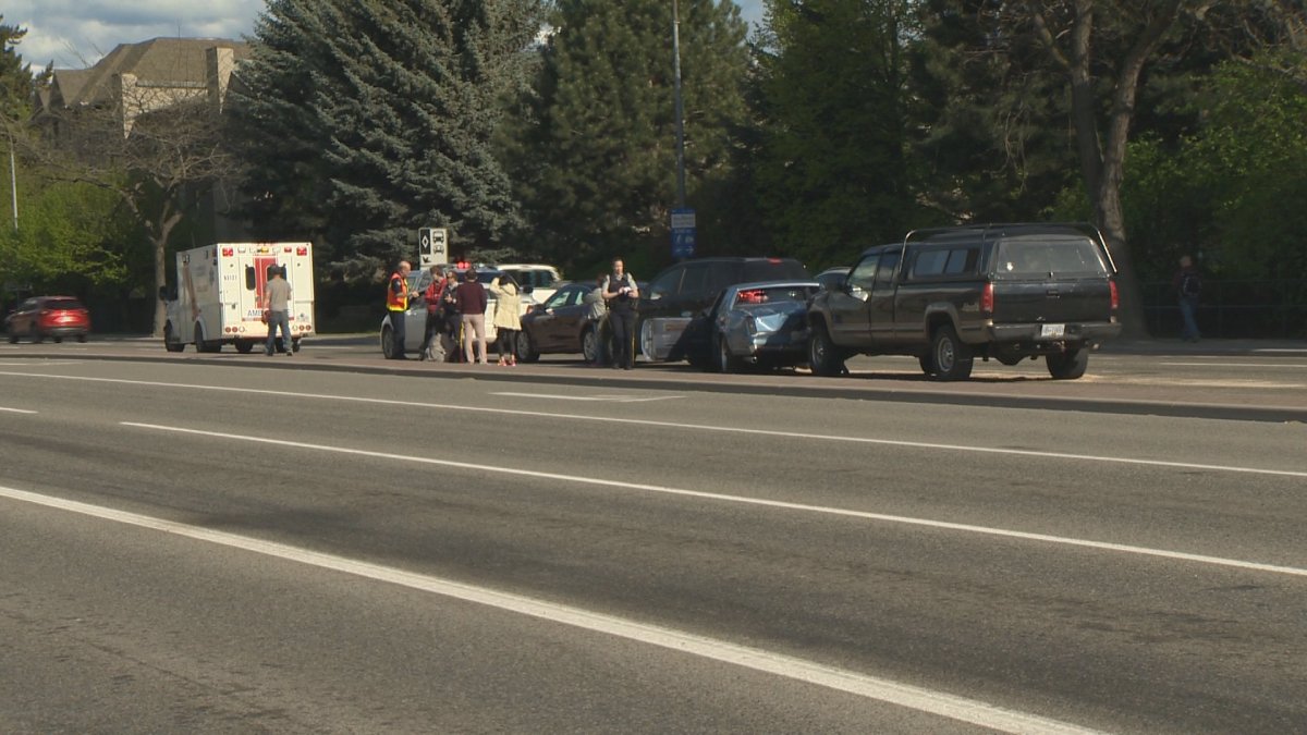 Driver tries to flee after five car pile-up in Kelowna - image