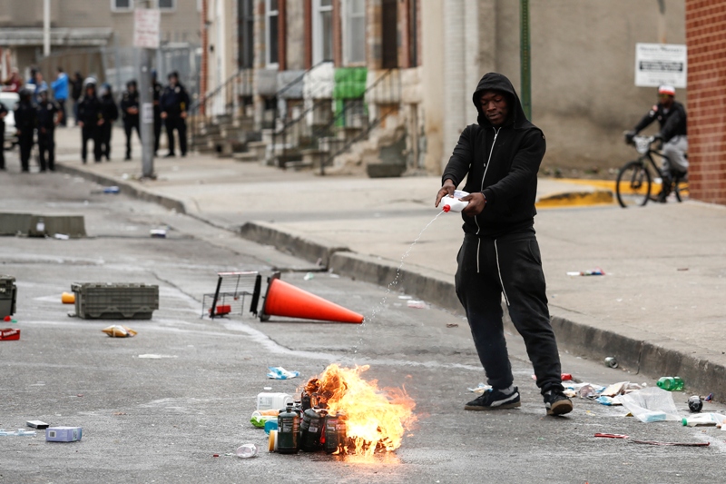 Images And Video From Violent Riots In Baltimore Following Freddie Gray ...