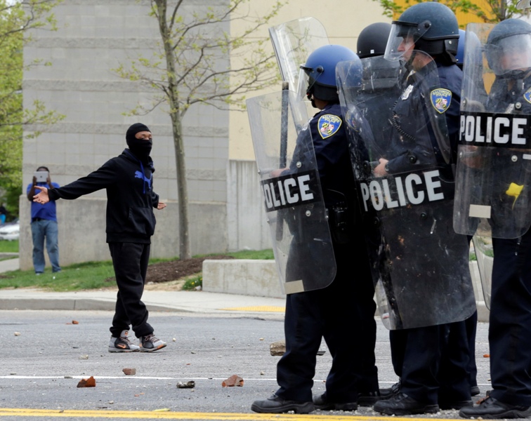 Images And Video From Violent Riots In Baltimore Following Freddie Gray ...