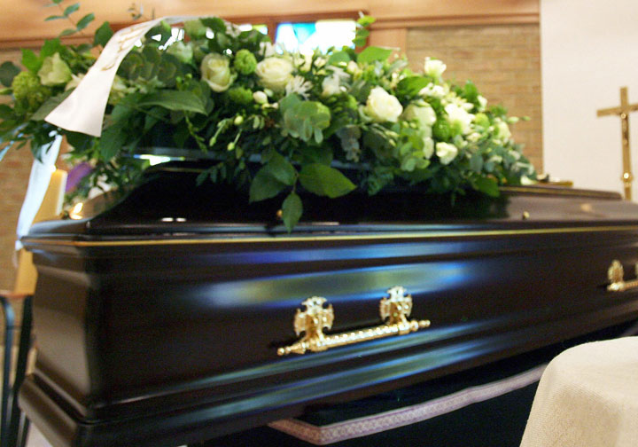 Family sues after open casket funeral reveals wrong body man