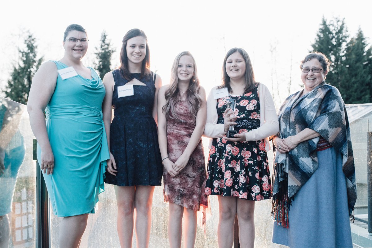 Students get provincial award from ALS society - image