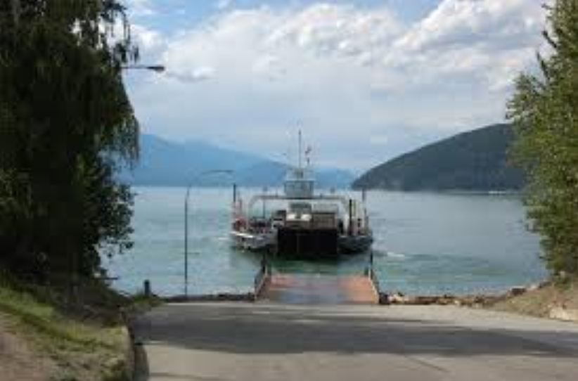 Upper Arrow Lake ferry disabled by sunken log - image