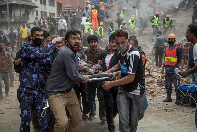 IN PHOTOS: Powerful images from the Nepal earthquake - image