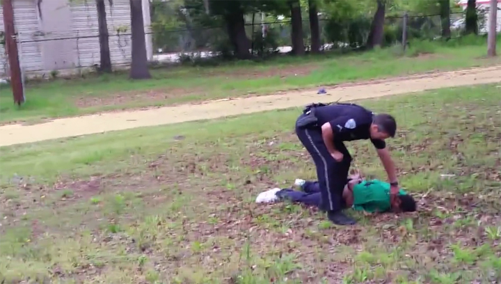 How the video of Walter Scott’s death differs from initial reports - image