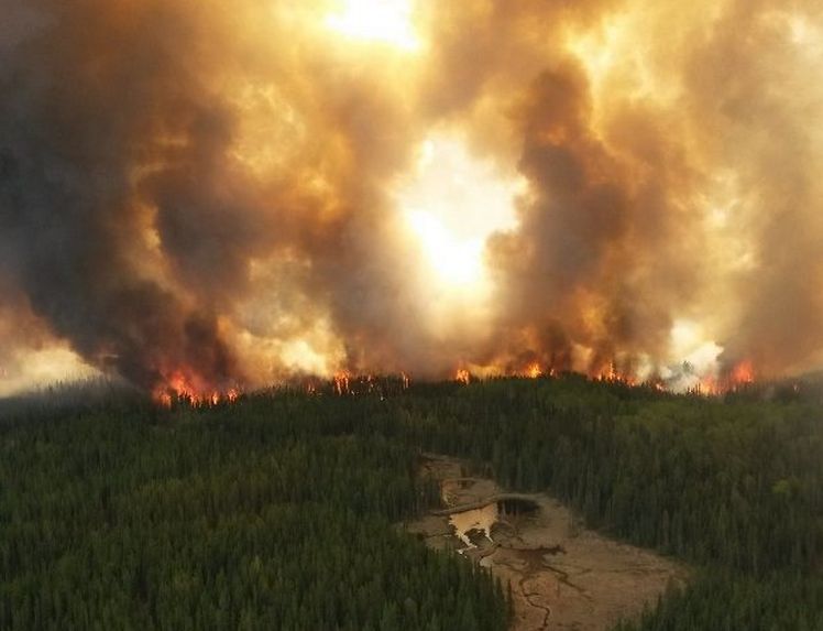 A 17,500-hectare wildfire burning north of Cold Lake on May 26, 2015.