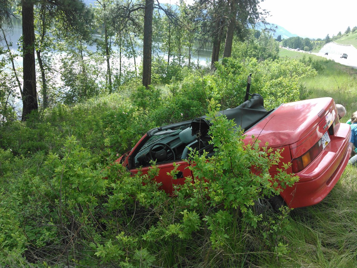 Kelowna woman injured in rollover accident - image