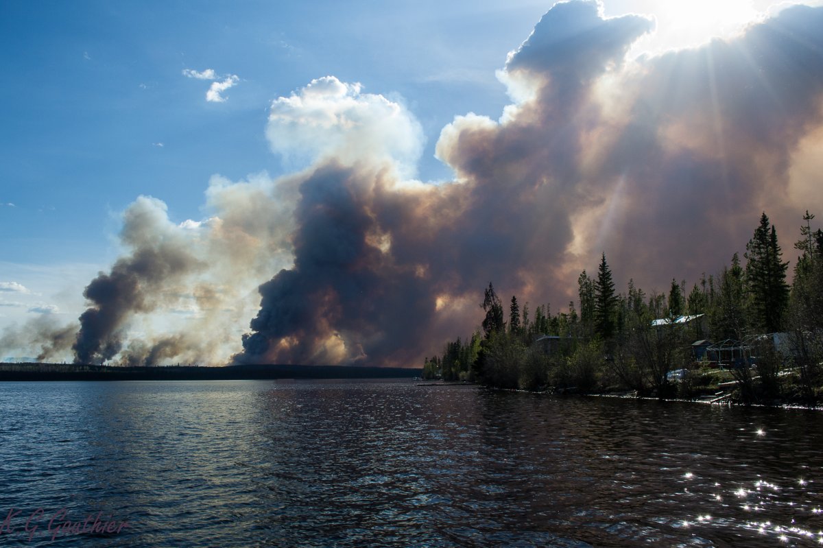 Fire near Little Bobtail Lake and Naltesby Lake