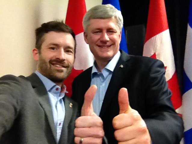 A photo of Prime Minister Stephen Harper and Chris Lloyd posted on his Twitter page. 