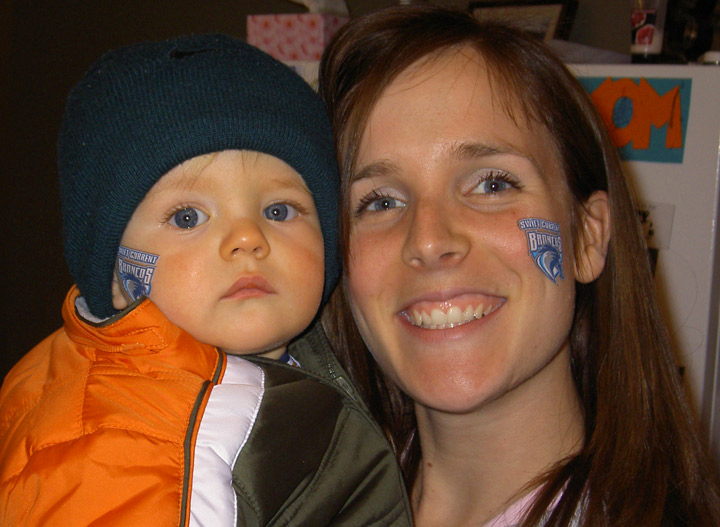 A hockey mom, Jennifer Klassen, from Saskatchewan was named WHL’s ultimate fan.