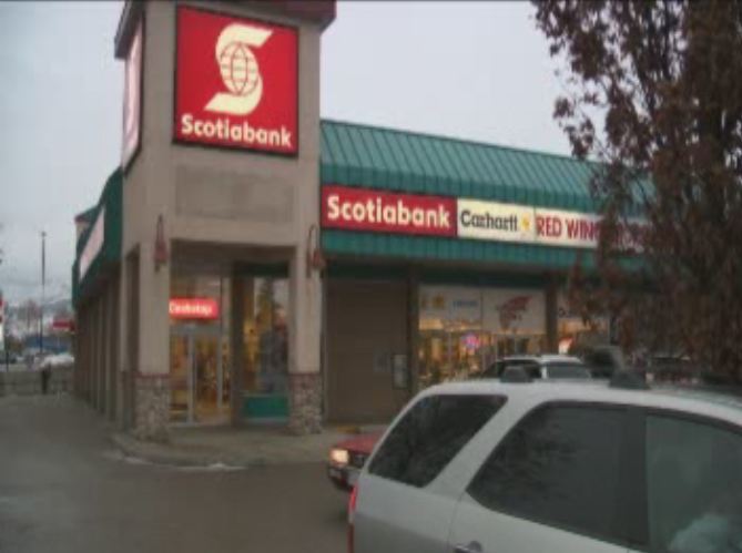Man admits to robbing Kelowna bank - image