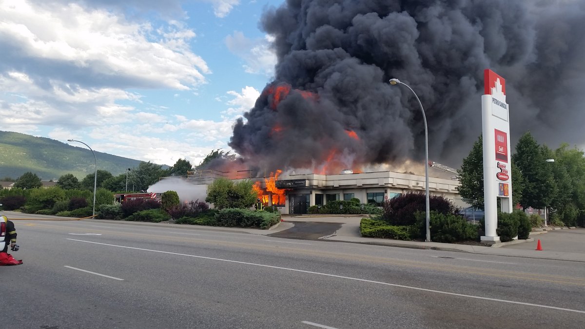 Massive fire destroys Vernon building - image