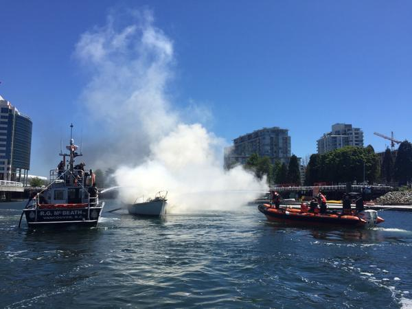 Boat fire in False Creek sends one person to hospital - BC | Globalnews.ca