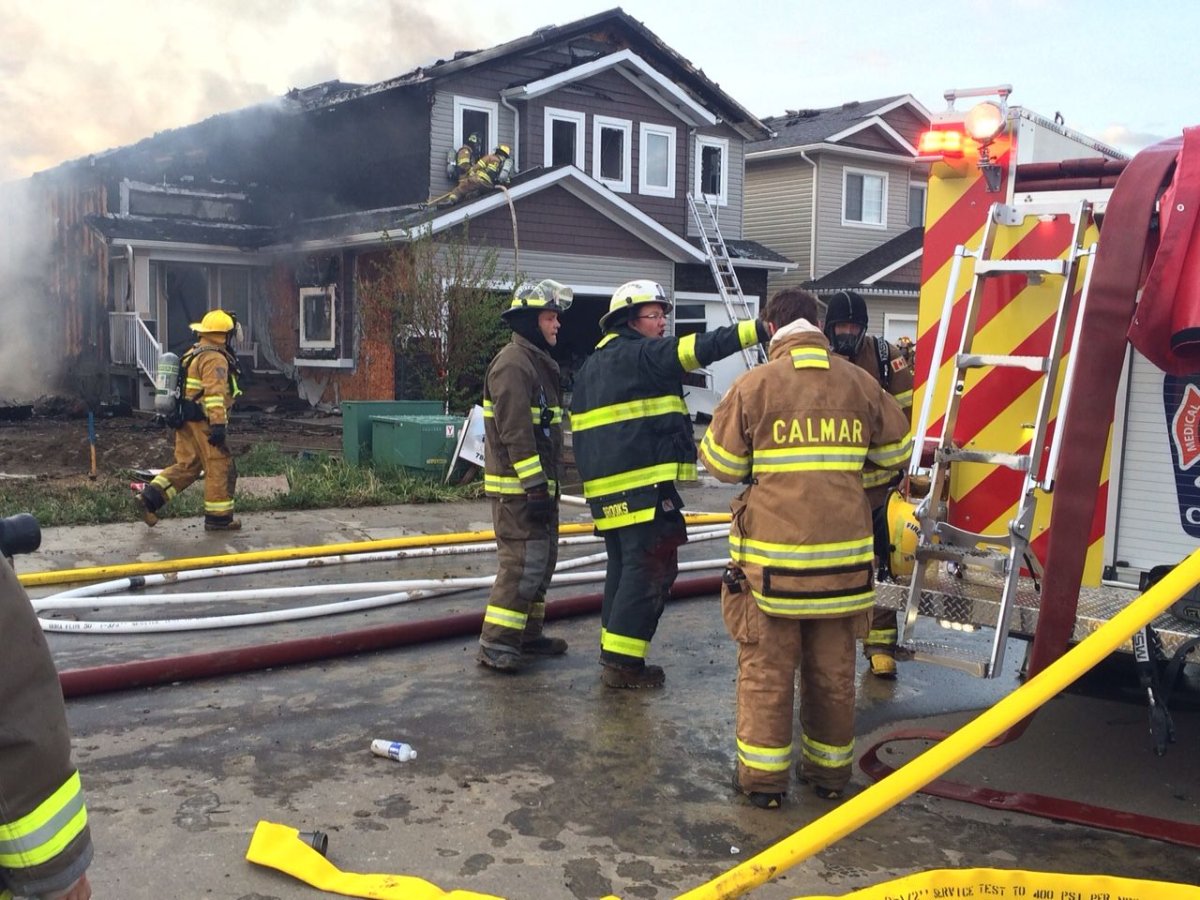 Arson suspected in fire that destroyed three Calmar homes Edmonton Globalnews.ca
