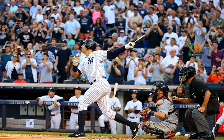 Derek Jeter gets 3,000th hit on a solo home run, goes 5-for-5 in