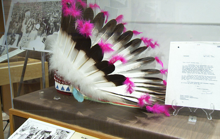 Saskatchewan First Nation recreates headdress given to former Prime Minister John G. Diefenbaker in 1959.