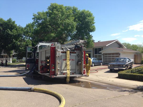 Neighbours relieved nobody home after fire breaks out in Regina’s northwest - image
