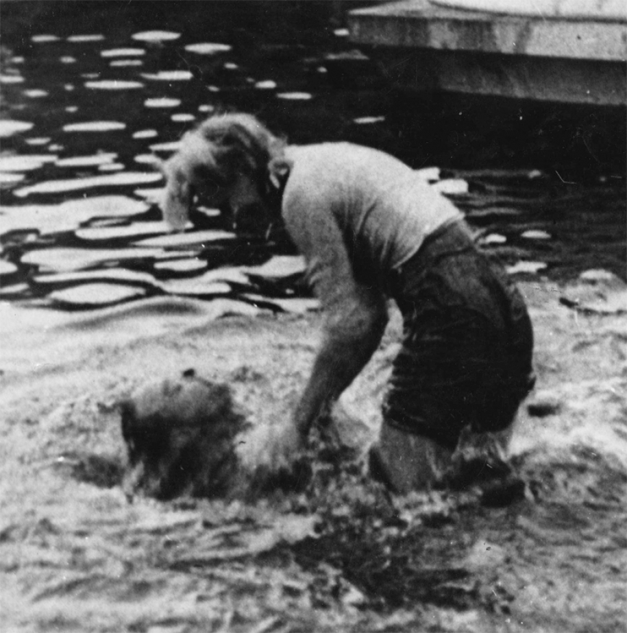 B.C. resident discovered to be subject of iconic wartime photo - image