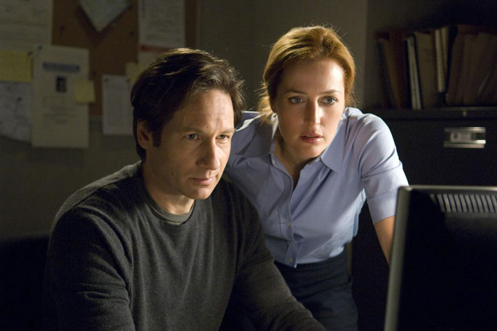 David Duchovny and Gillian Anderson, pictured in a scene from 'The X-Files.'.