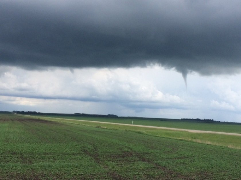 IN PHOTOS: Tornadoes touch down in southwestern Manitoba - Winnipeg ...
