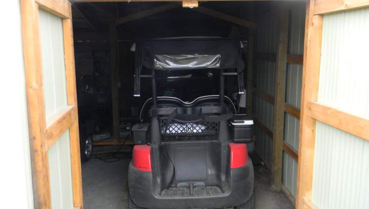 Thieves make off with high-end gold clubs after break-in at Unity, Sask. golf course.