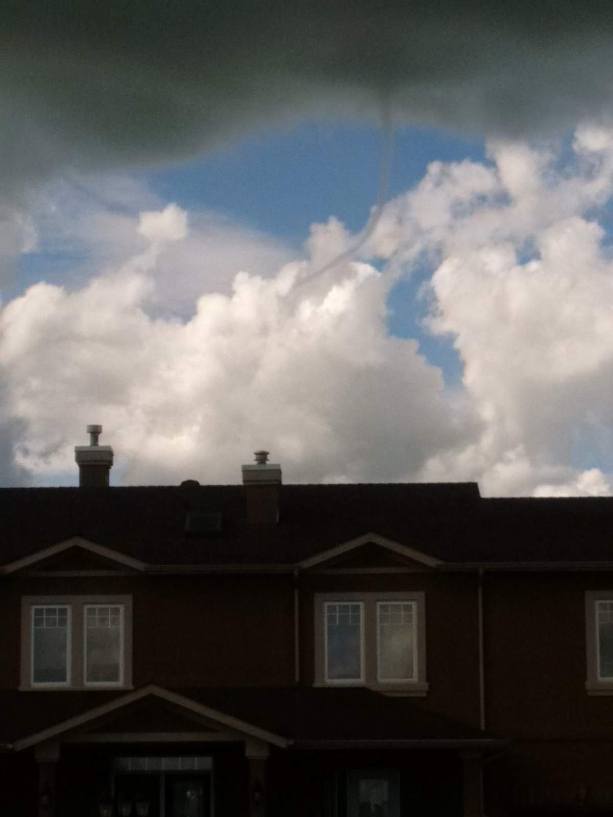 Funnel clouds reported near Airdrie – advisories for Calgary and other areas dropped - image