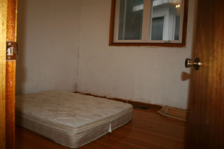 An apartment for rent in Toronto's Koreatown neighbourhood is being ridiculed online for its lackluster looks and uninspired listing.