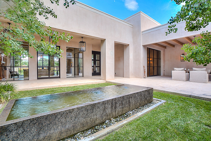 This house, seen in the ‘Breaking Bad’ finale, is for sale.