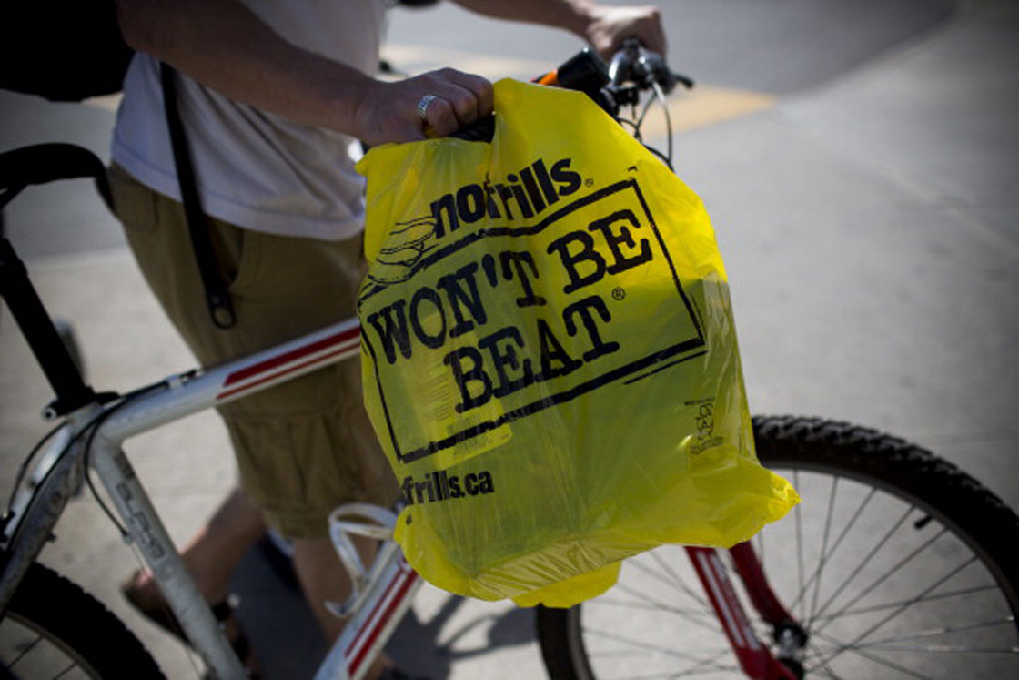 Analysts say the price gap between discount grocery stores and conventional banners is 'collapsing.' You can thank a plummeting loonie, and Walmart.