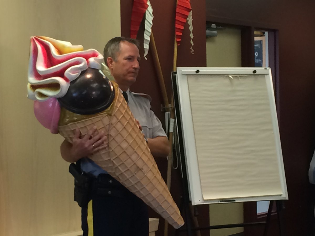RCMP looking to scoop up owner of gigantic ice cream cone - image