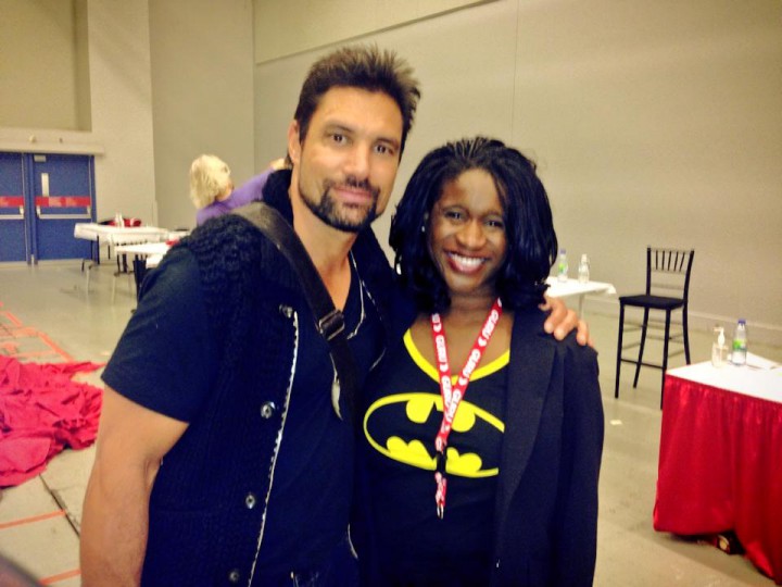 Manu Bennett with Global's Elysia Bryan-Baynes at Comiccon.