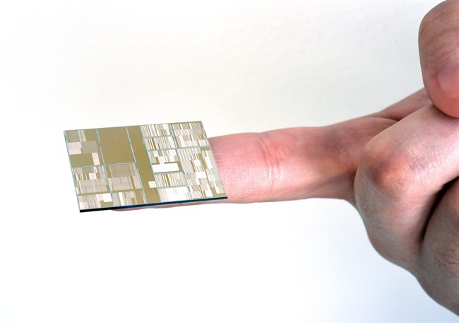 IBM announces 7 nanometer computer chip breakthrough - image