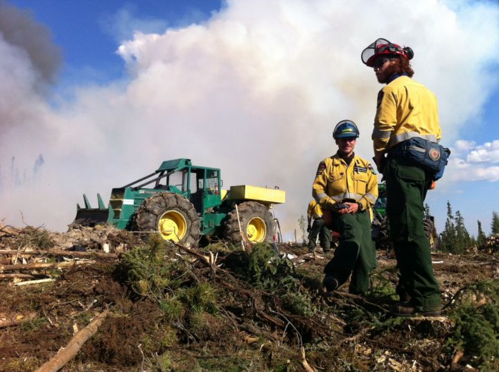 Sixteen firefighters from Alberta have been called in to give crews in B.C.'s southeast a rest.