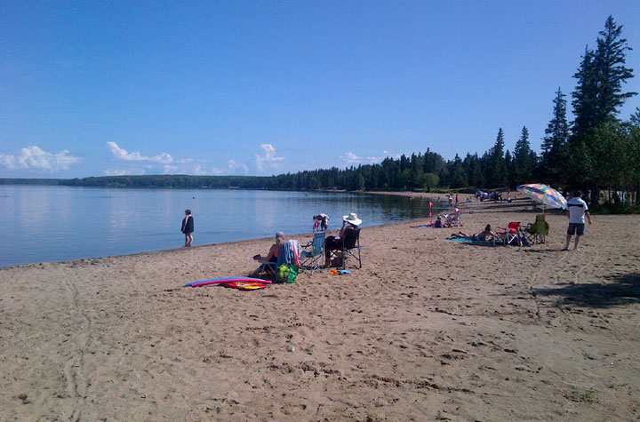Tourist destinations like Waskesiu are open for business as wildfire situation calms in northern Saskatchewan.