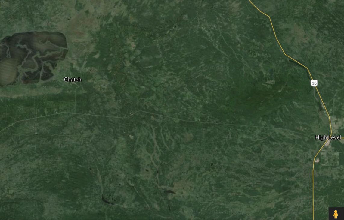 Officials are responding to a pipeline spill of approximately 100,000 litres - or 100 cubed metres - of emulsion near Chateh, Alberta.