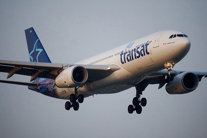 air transat damaged baggage