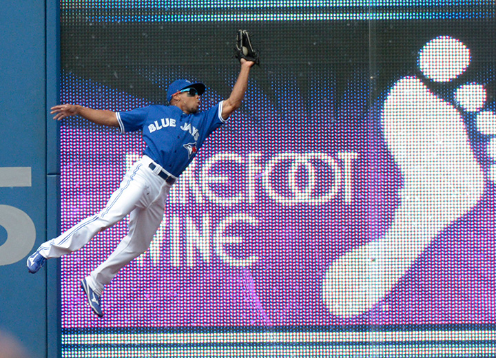 Mark Buehrle grabs MLB-best 10th win as Blue Jays down Royals