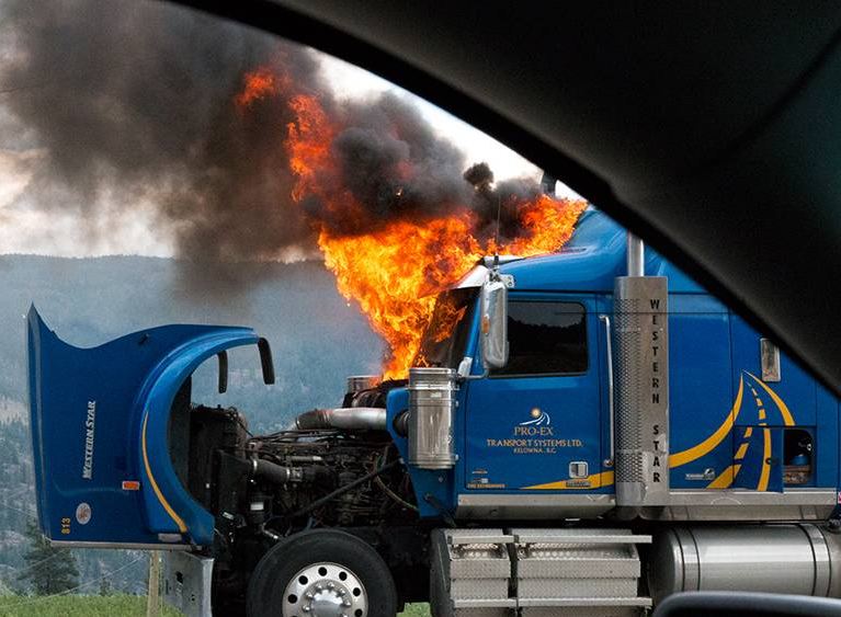Semi truck fire in Oyama - image