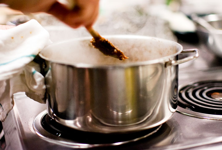 ‘Single Guy Cookbook’ teaches men to get dinner (and maybe a date) - image