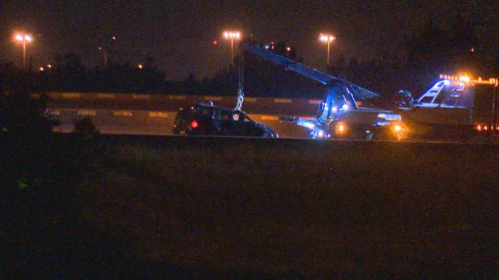 Crash closes Deerfoot Trail, sends one to hospital | Globalnews.ca