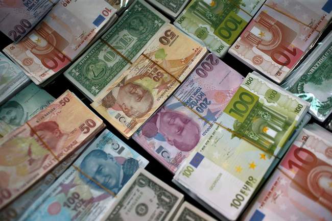 Travel Tuesday: What’s the best way to pay for things when travelling? - image