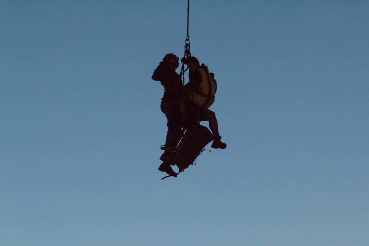 Rescue crews pluck 2 stranded hikers from Crown Mountain - image