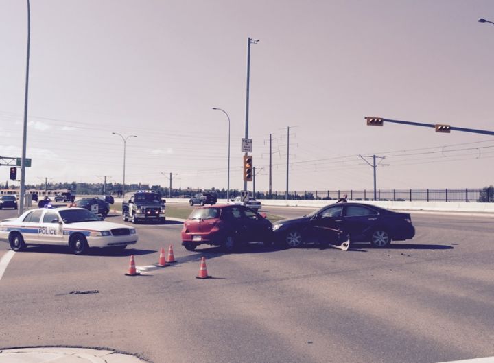 Sarcee 17 bank robbery crash