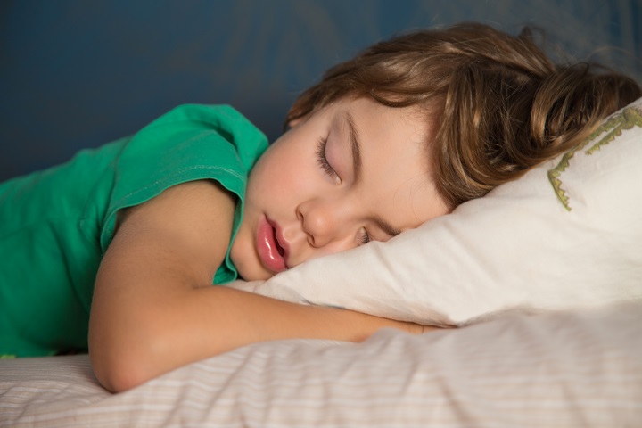 Sleep doula Tracey Ruiz suggests getting an early start on back-to-school sleep routines.