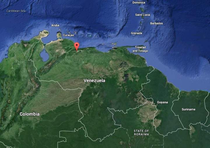 A fire ripped through an overcrowded Venezuelan prison Monday, killing 17 and injuring 11.