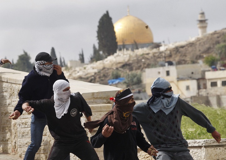 Israel struggles to counter new wave of Palestinian rock-throwing