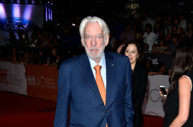 Donald Sutherland urges Canadian government to ‘take in refugees’ - image