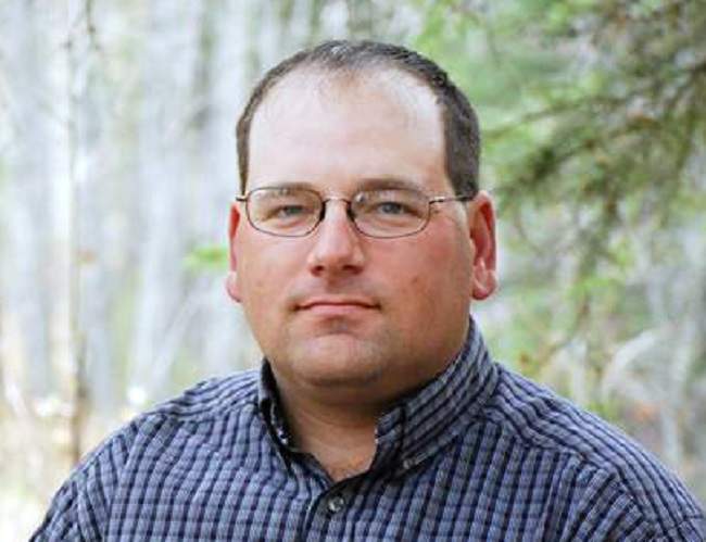 Alberta Libertarian Party candidate Cory Lystang is offering those who donate to his campaign the chance to win a gun.