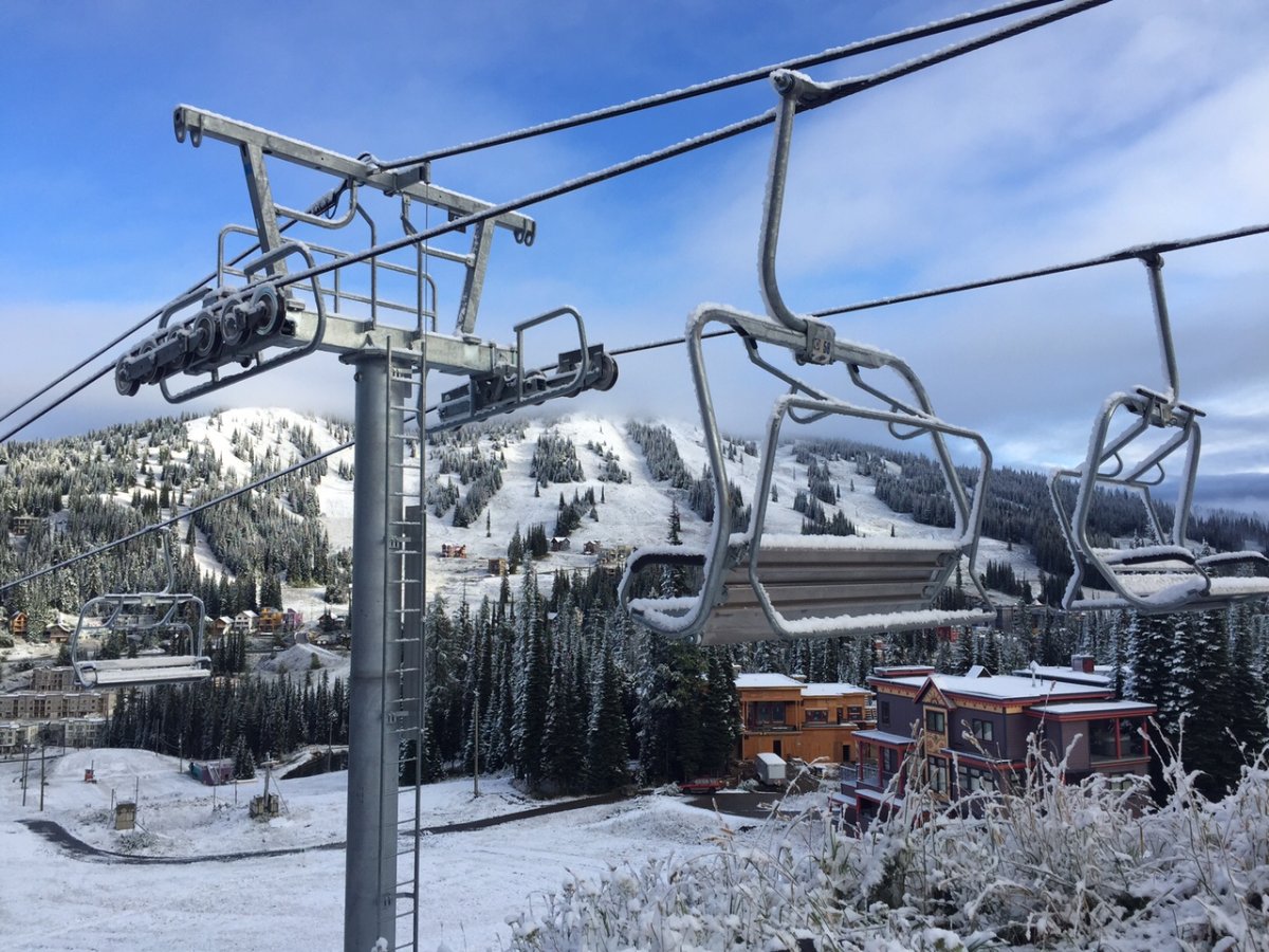 Dusting of snow covers Silver Star Mountain - image