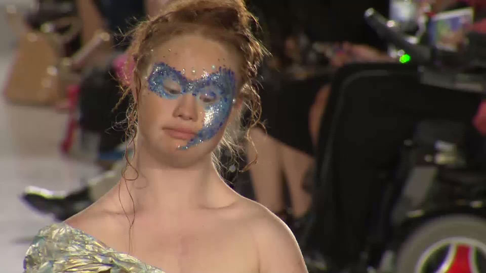 Australian model with Down syndrome walks the runway at NY Fashion Week - image
