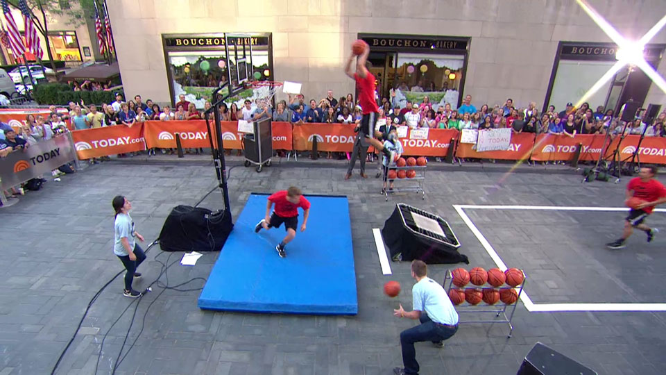 5 New York men break Guinness record of most trampoline dunks - image